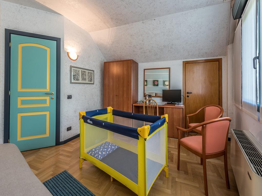 Mini Hotel Wine & Dreams Альба Экстерьер фото